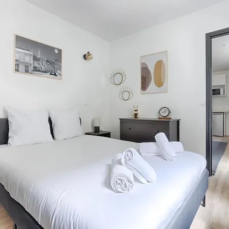 Charming 1br In Heart Of 10th Apartament