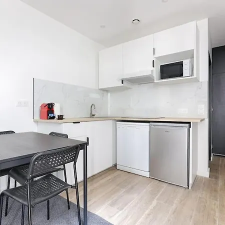Charming 1br In Heart Of 10th Apartament *