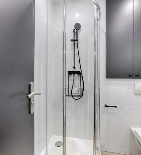 Charming 1br In Heart Of 10th Paris