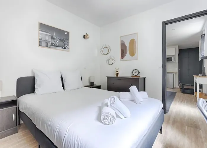 Charming 1br In Heart Of 10th Lägenhet